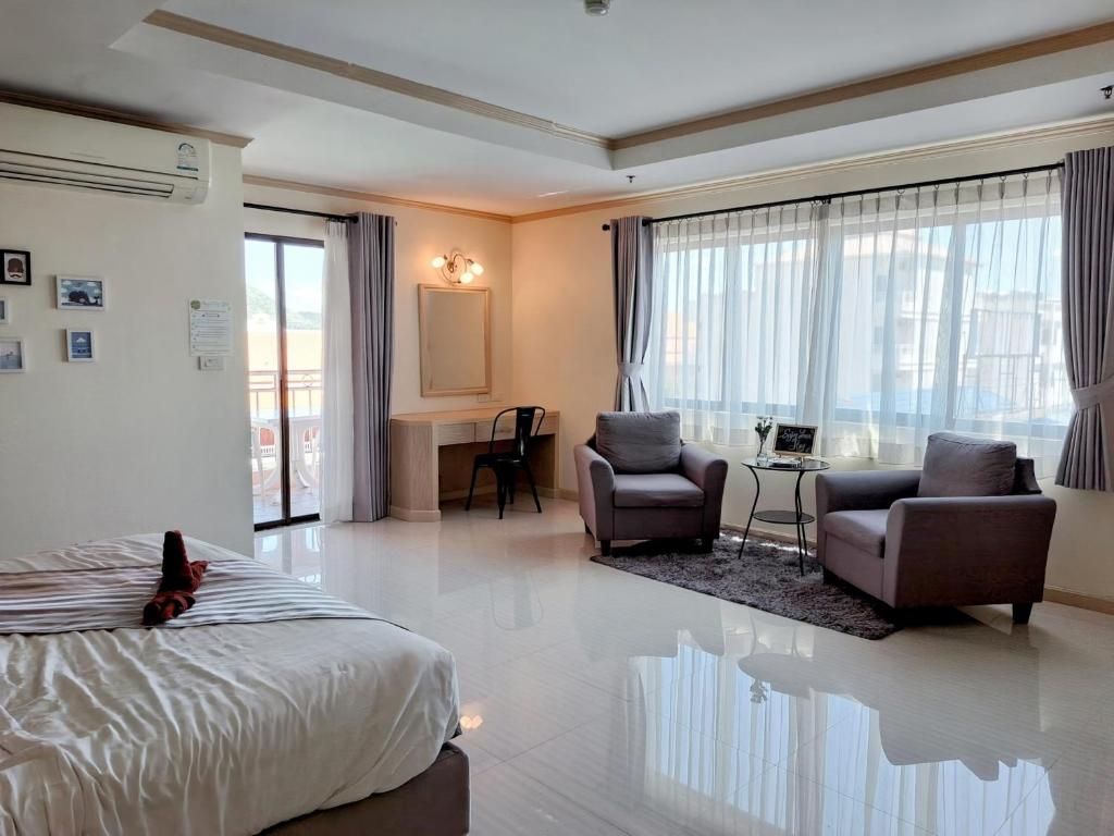 Thipurai City Hotel - SHA Plus фото 10