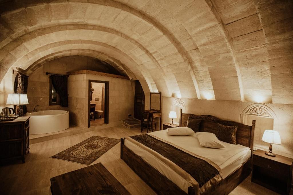 Alia Cave фото 22