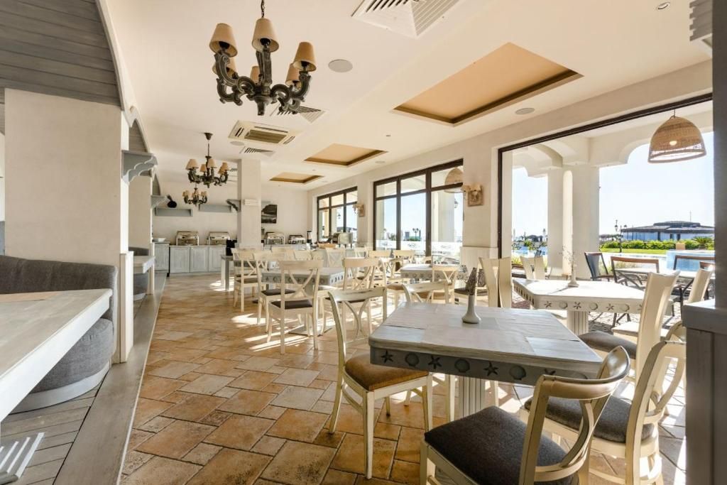 Oasis Beach Club фото 31