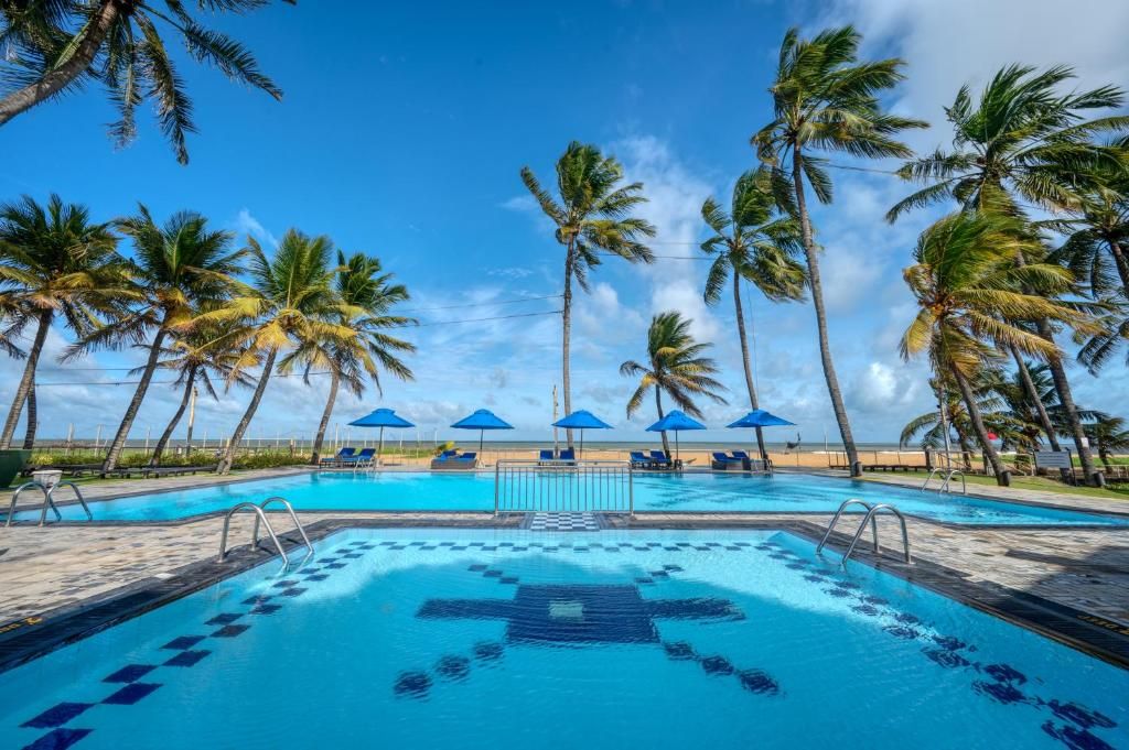Camelot Beach Hotel фото 5