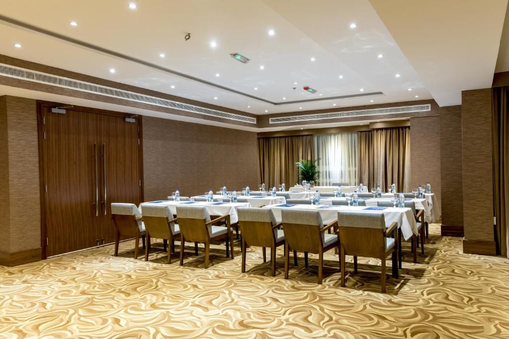 Hawthorn Suites by Wyndham Abu Dhabi City Center фото 46