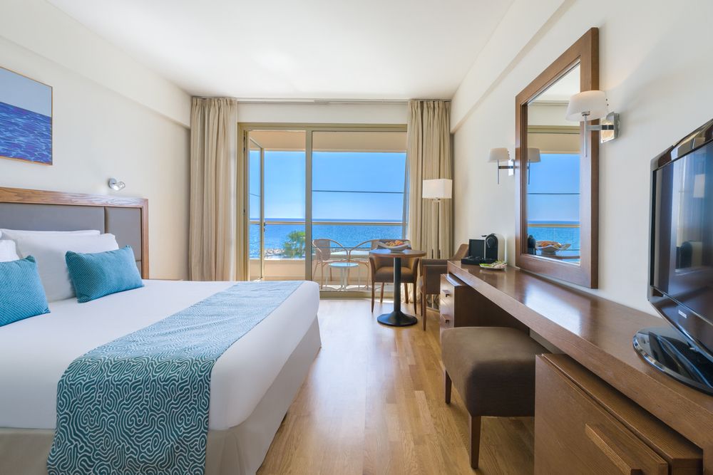 Golden Bay Beach Hotel фото 47