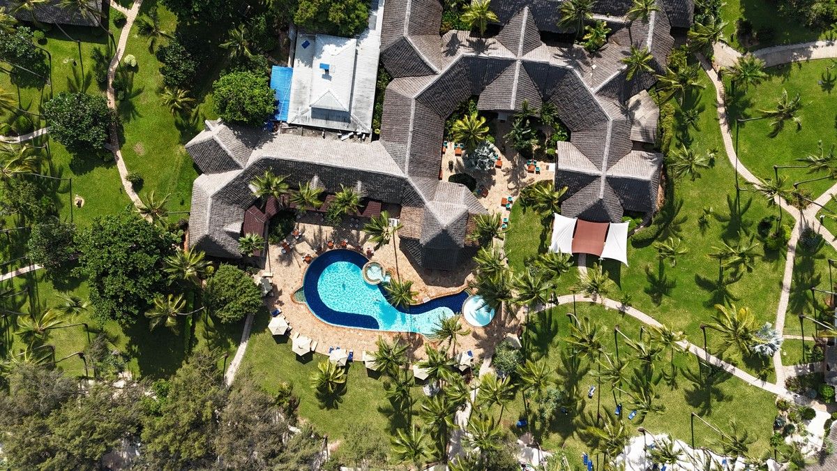 Bluebay Beach Resort & Spa фото 31