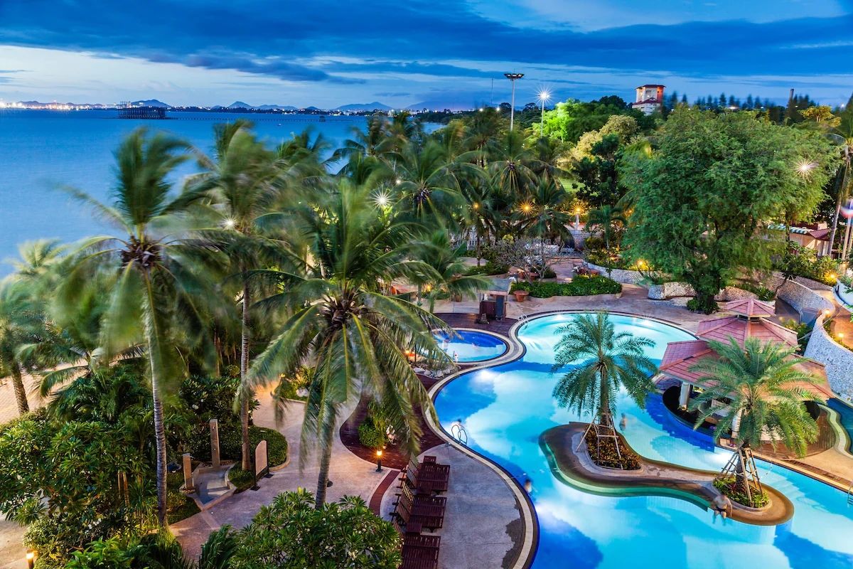 Cholchan Pattaya Beach Resort фото 12