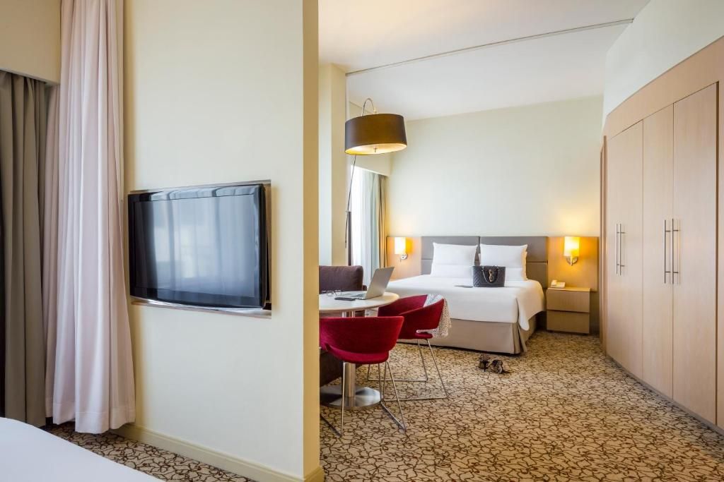 Novotel Suites Mall Avenue Dubai фото 2