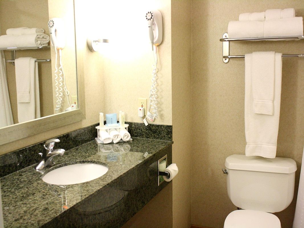 Holiday Inn Express West Los Angeles фото 7