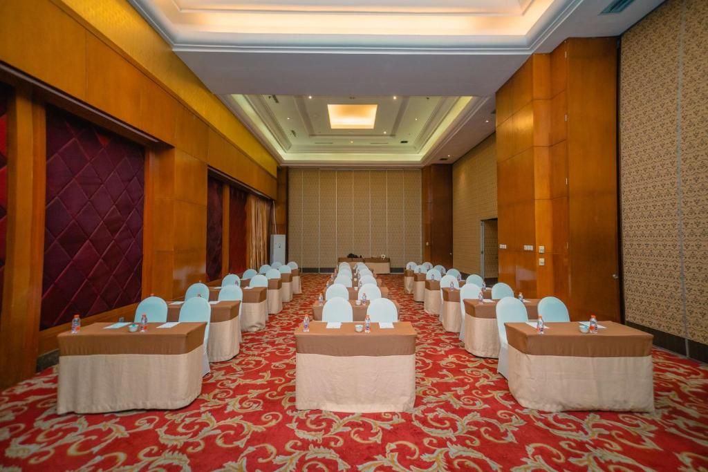 Best Western Mangga Dua Hotel and Residence фото 47