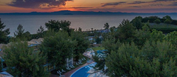 Фото отеля Lesse Hotel