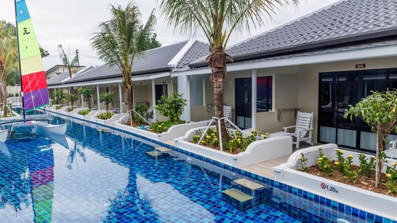 Tuana Hotels Brook Pool Access фото 5