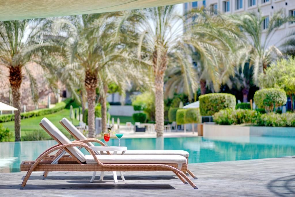Crowne Plaza Muscat OCEC фото 26