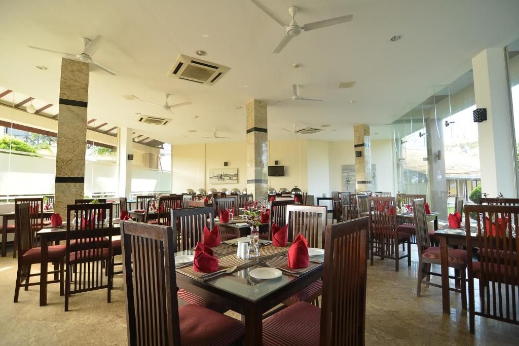 Laya Beach Hotel фото 23