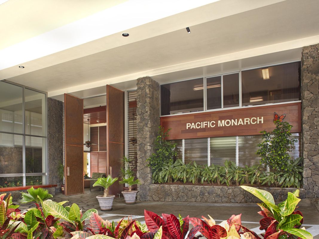 Aston Pacific Monarch фото 12