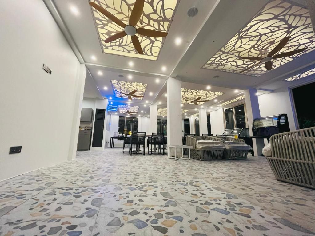 Avyanna Gulhi Beach Hotel фото 26