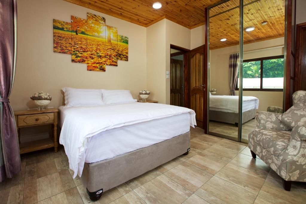 Stone Self Catering Apartment фото 24