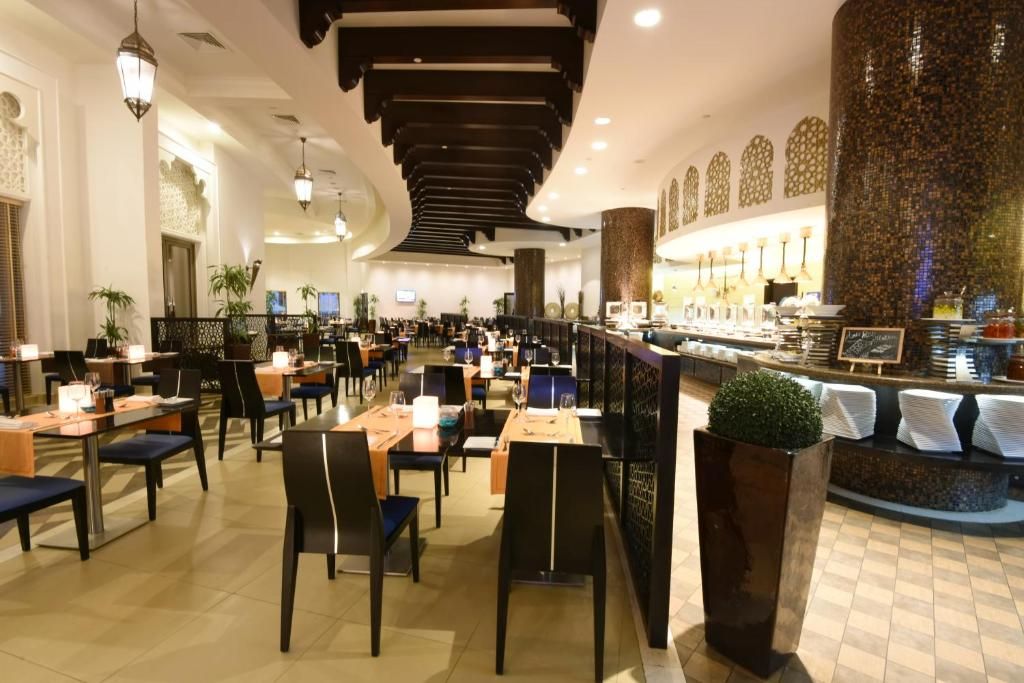 Bahi Ajman Palace Hotel фото 102