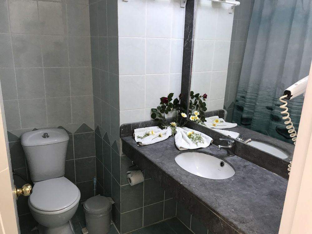 Aymes Hotel фото 23