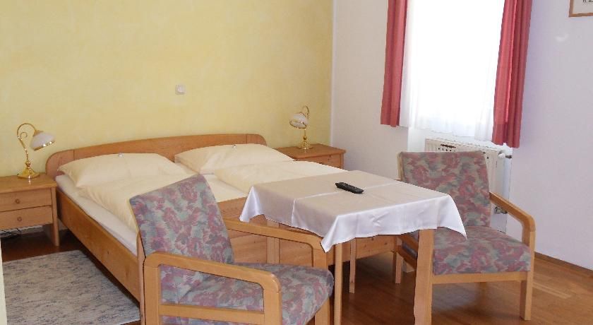 Hotel-Garni & Hostel Sandwirt фото 11