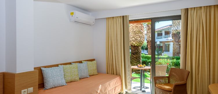 Фото отеля Annabelle Beach Resort