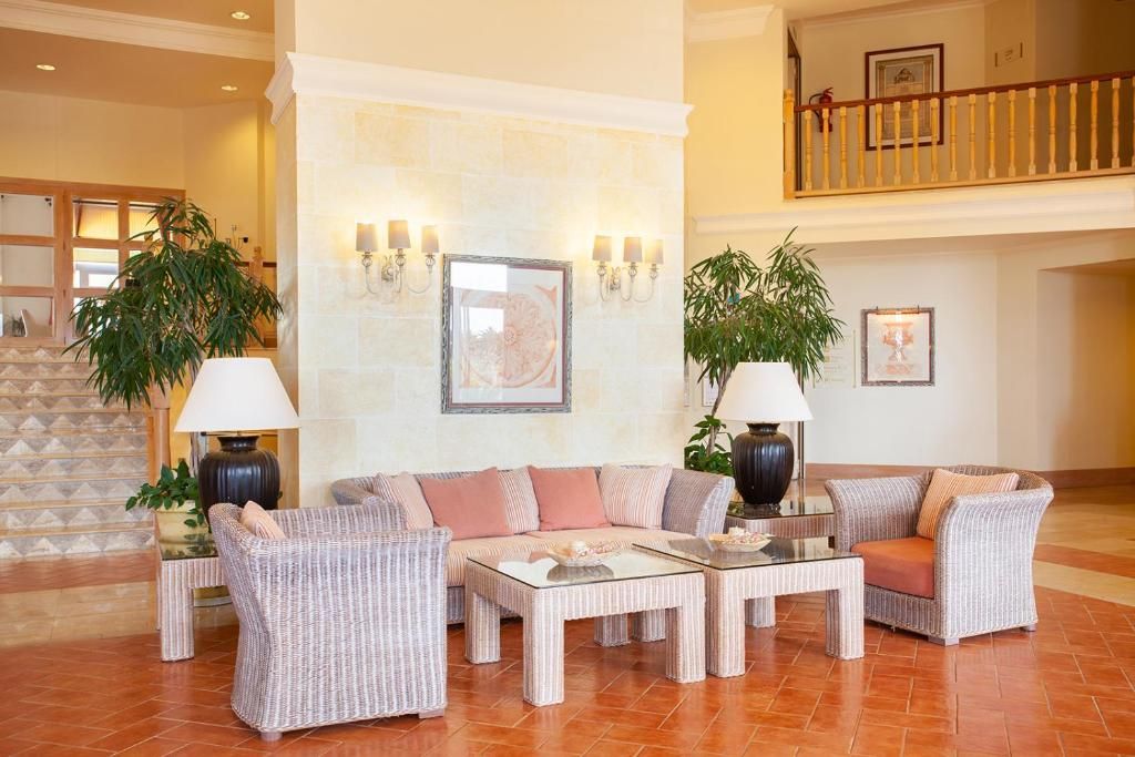 Grupotel Macarella Suites & Spa фото 9