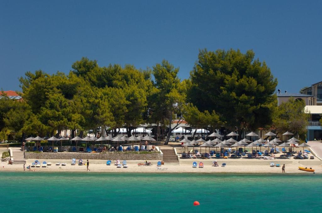 Portes Beach Hotel фото 34