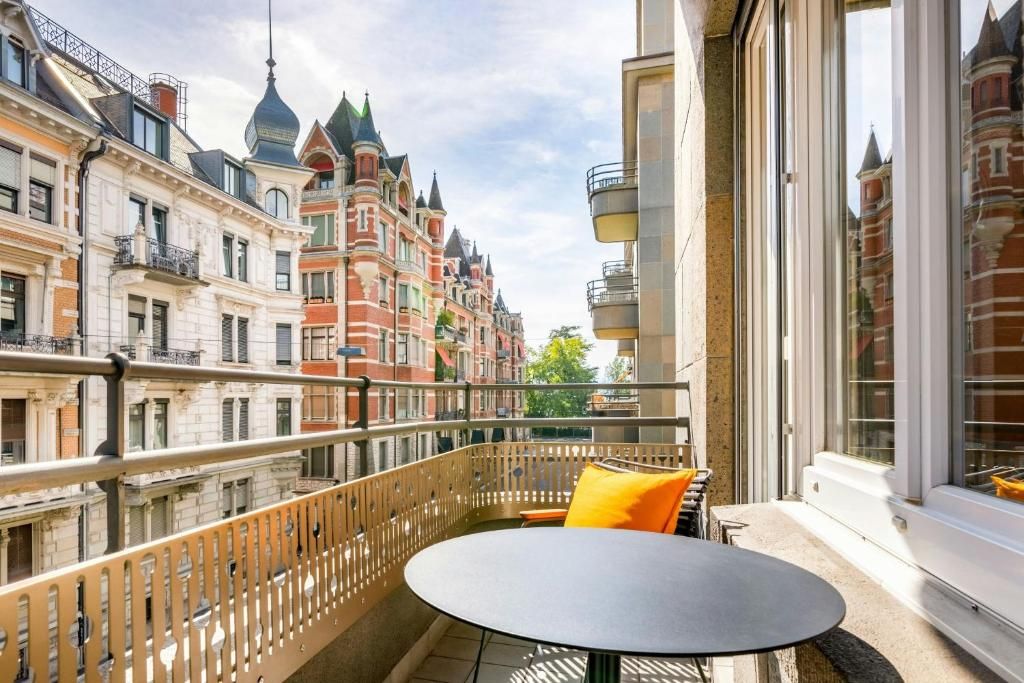 Sheraton Zürich Neues Schloss Hotel фото 8