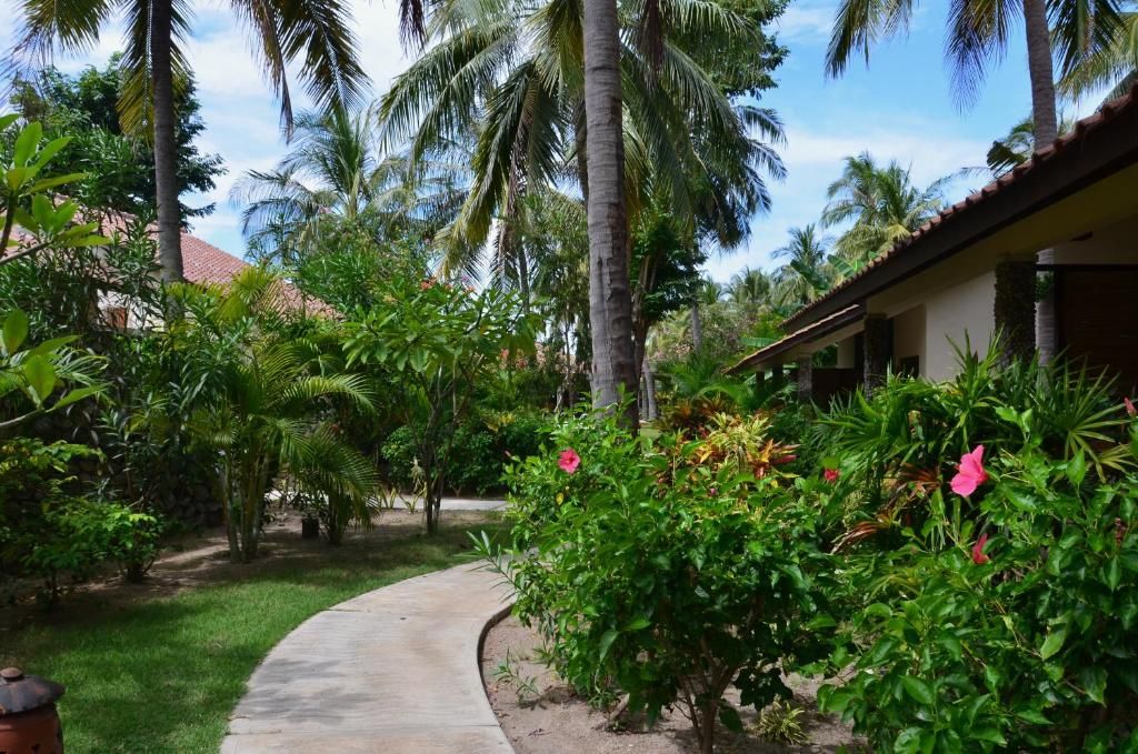 Cocotinos Sekotong, a Boutique Beach Resort & Spa фото 81