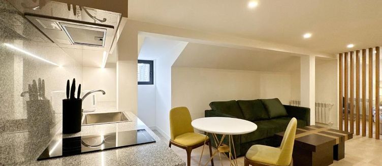 Фото отеля Ris Opera Apartments