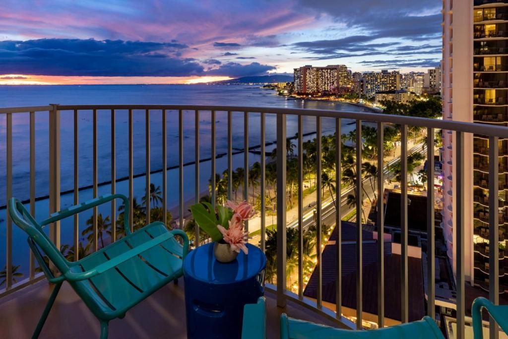 Aston Waikiki Beach Hotel фото 31