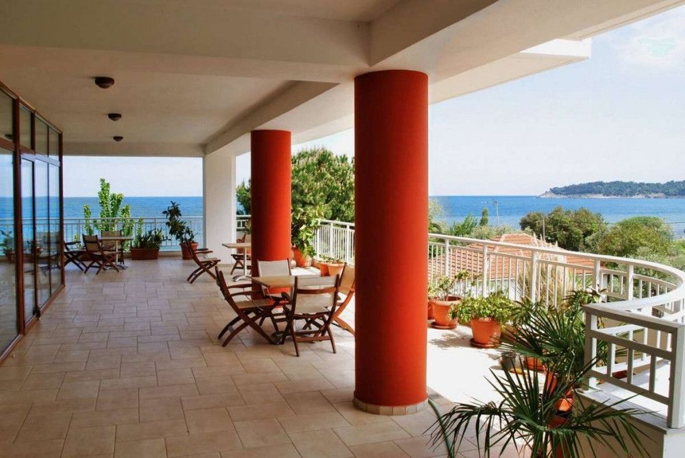 Maranton Beach Hotel фото 15