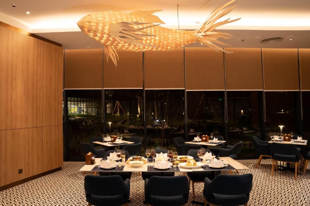 The Empyrean Cam Ranh Beach Resort фото 46