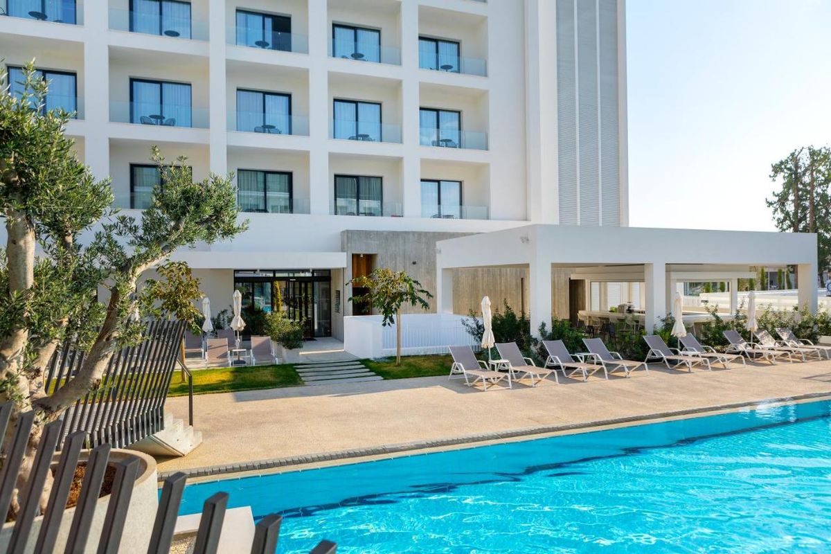Anemi Hotel and Suites фото 7