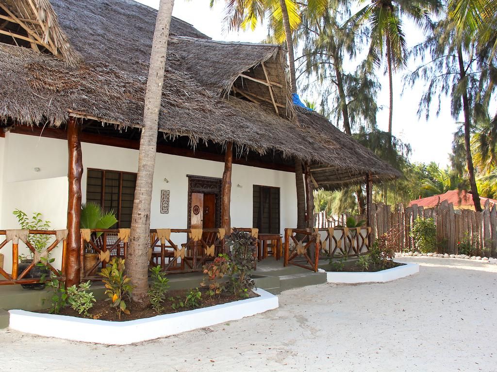 Makuti Beach Bungalows фото 3