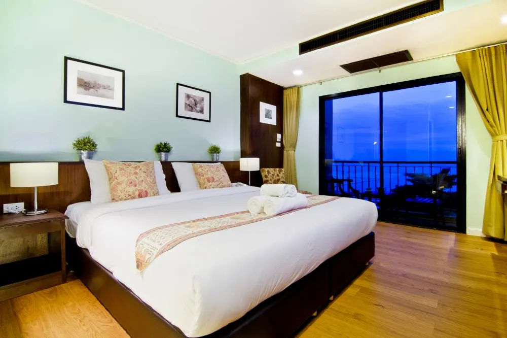 The Jomtien Twelve фото 40