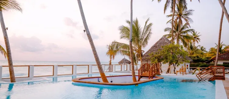 Фото отеля Tiki Beach Club & Resort