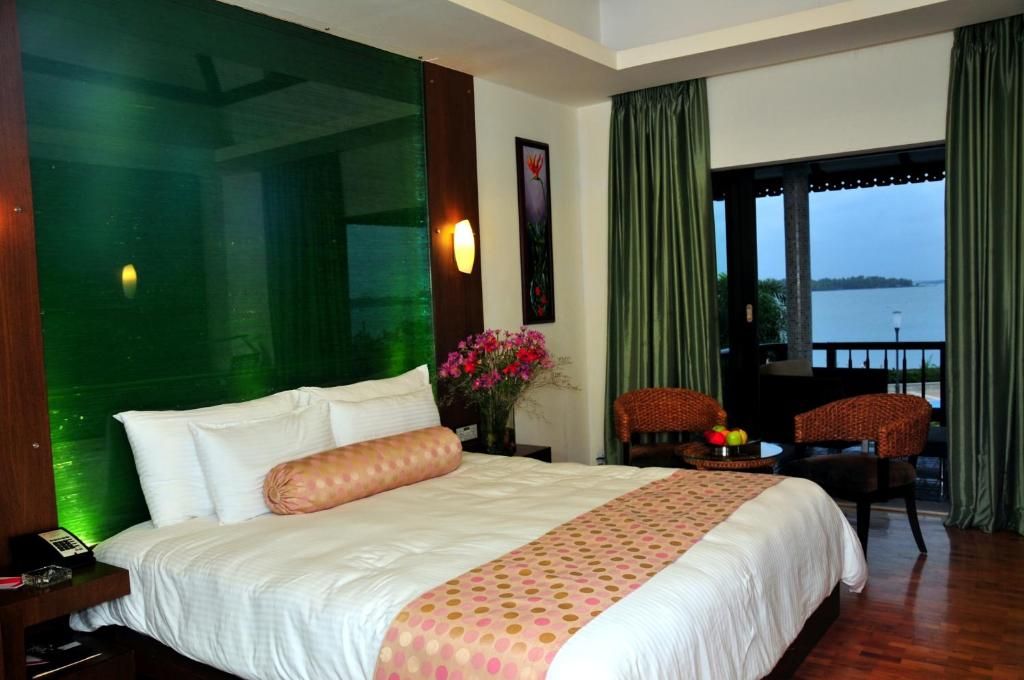 Ramada Cochin Resort фото 51