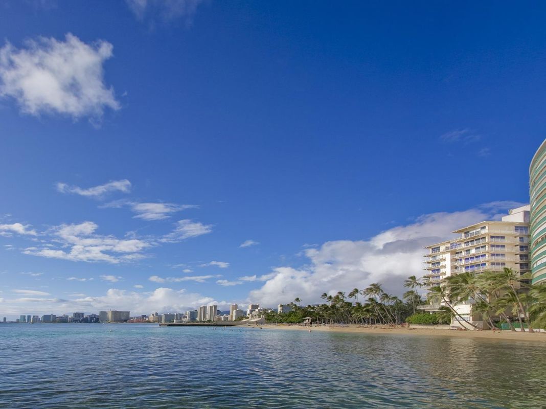 The New Otani Kaimana Beach Hotel фото 20