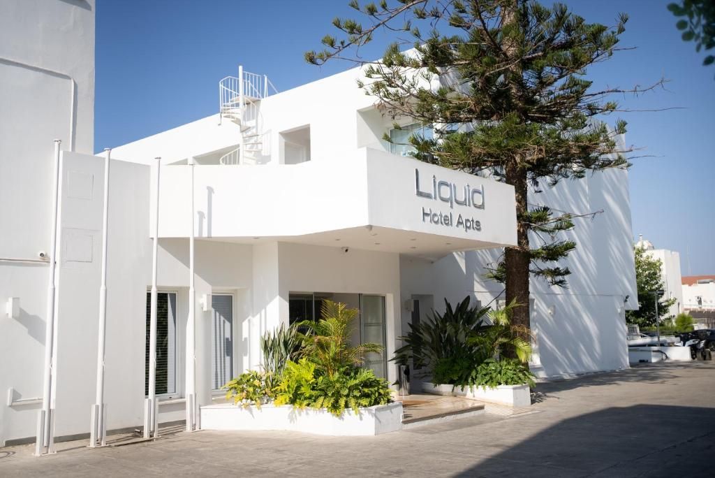 Liquid Hotel Apartments фото 33