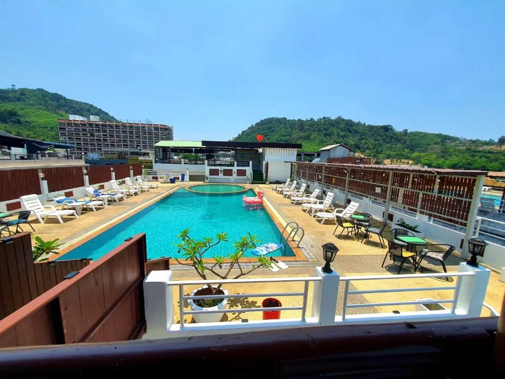 Issara Patong Beach фото 30