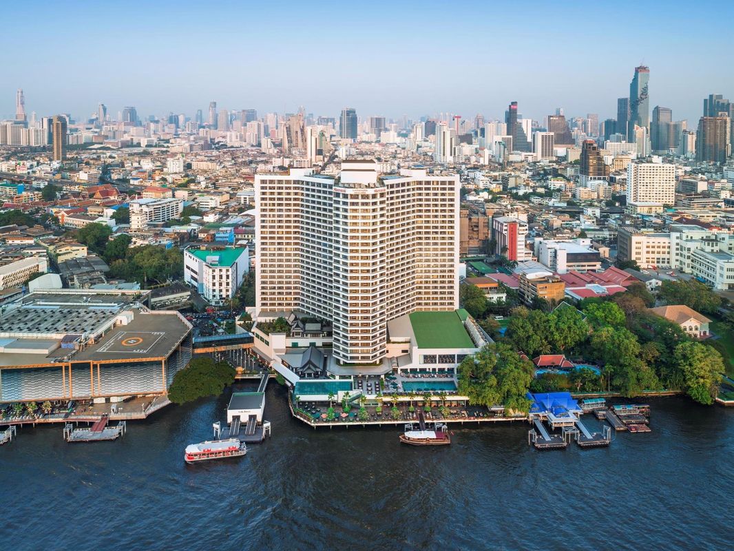 Royal Orchid Sheraton Hotel & Towers фото 31
