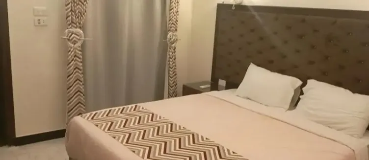 Фото отеля Dolphin Continental Hotel