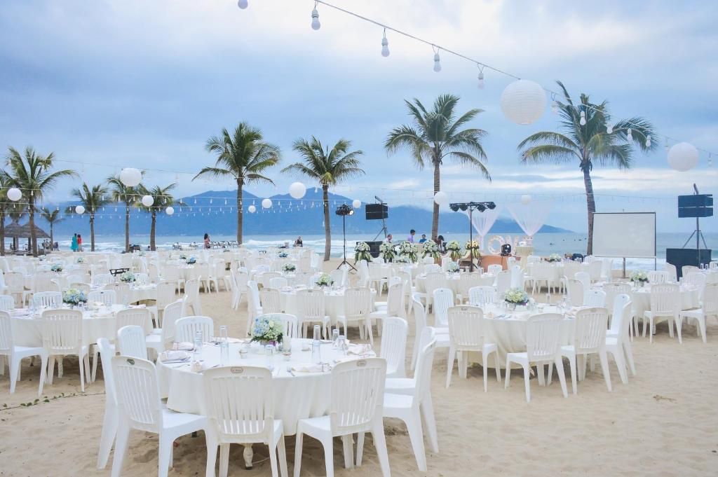 Holiday Beach Danang Hotel & Spa фото 60