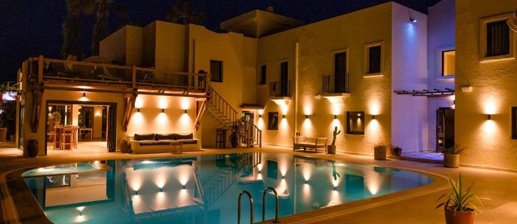 Фото отеля The Corner