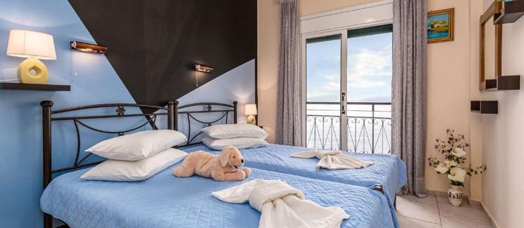 Фото отеля Riviera Seaside Hotel by Estia