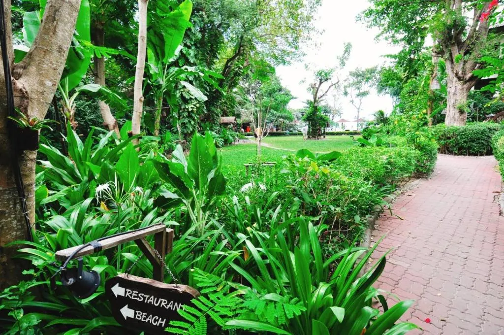 Birds & Bees Resort фото 53