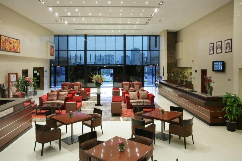 Ramada Hotel & Suites by Wyndham Ajman фото 8