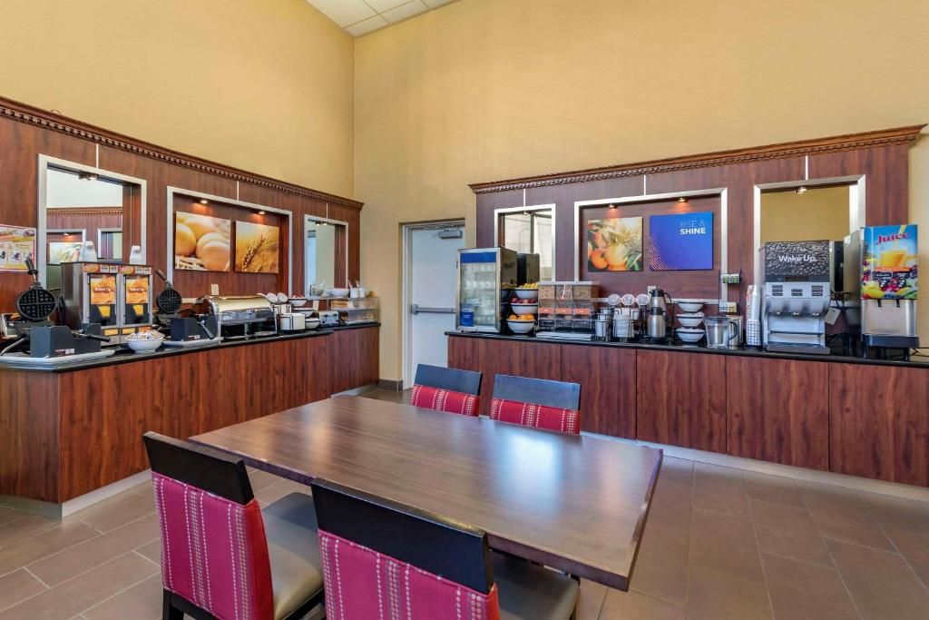 Comfort Inn & Suites Near Universal - North Hollywood – Burbank фото 6