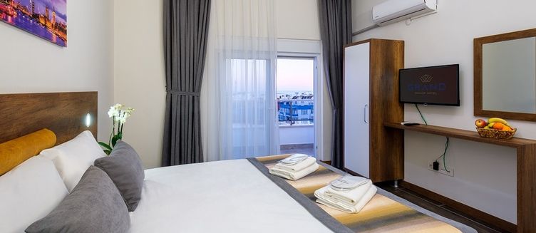 Фото отеля Grand Gulluk Hotel & Spa