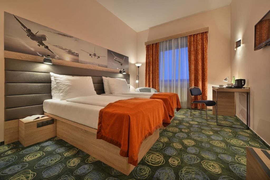 Ramada Airport Hotel Prague фото 73