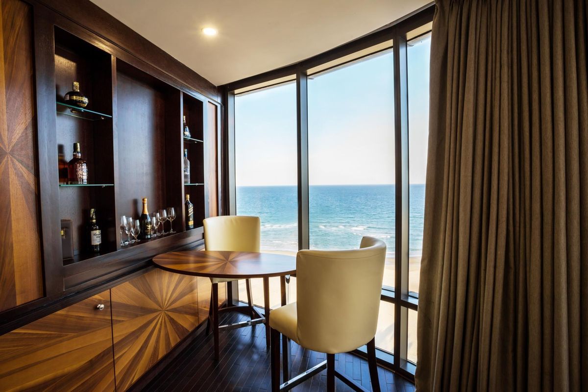 Holiday Beach Danang Hotel & Spa фото 25