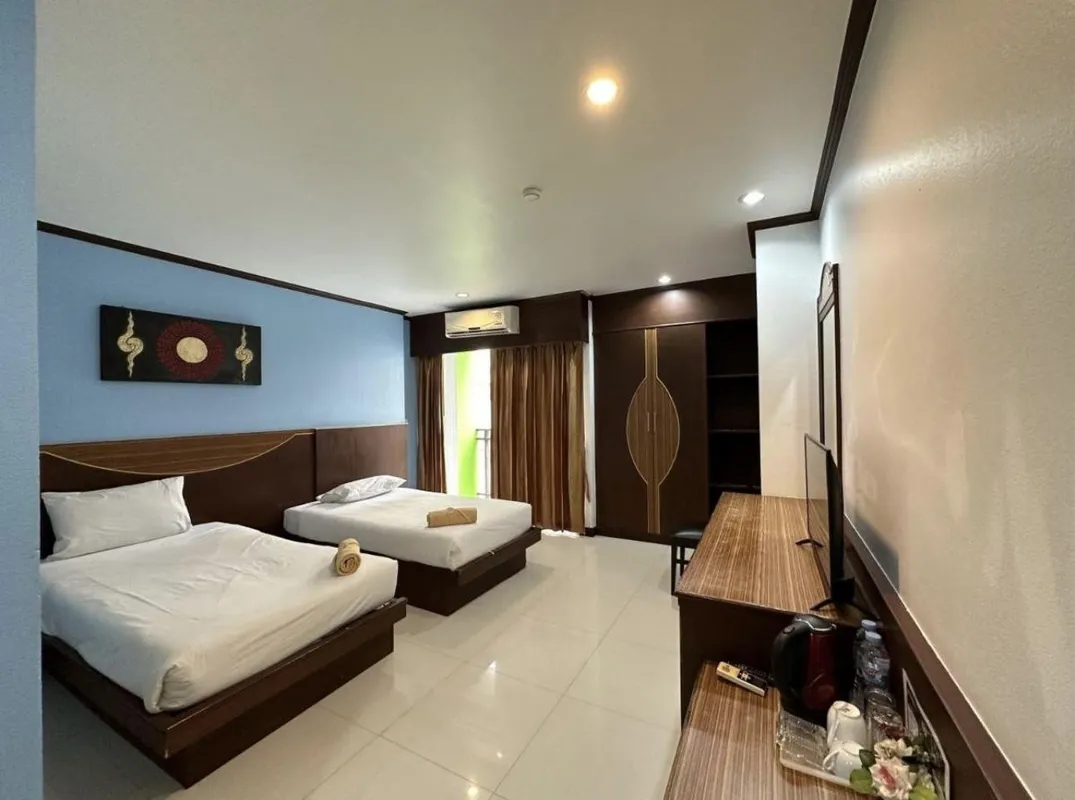 Issara Patong Beach фото 3
